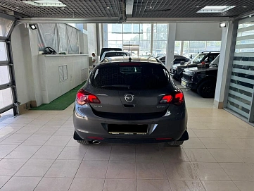 Opel Astra, 2012г., передний привод, автомат