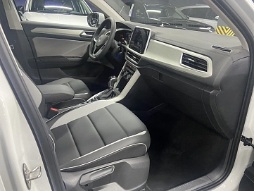 Volkswagen T-Roc, 2025г., передний привод, робот
