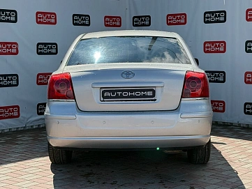 Toyota Avensis, 2005г., передний привод, автомат