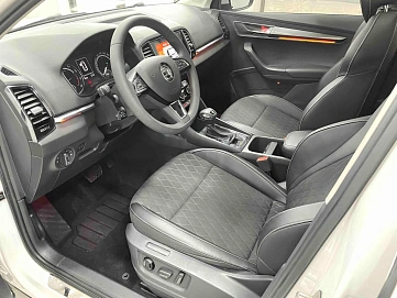 Skoda Karoq, 2021г., передний привод, автомат