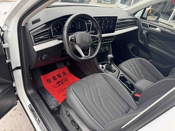 Volkswagen Tiguan, 2022г., передний привод, робот