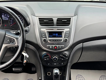 Hyundai Solaris, 2016г., передний привод, автомат