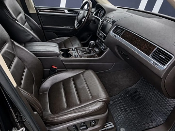 Volkswagen Touareg, 2011г., полный привод, автомат