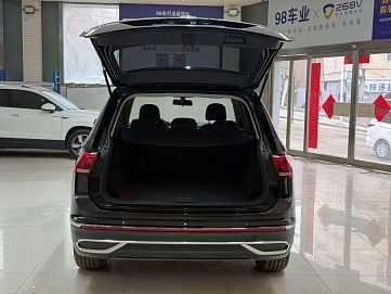 Volkswagen Tiguan, 2022г., передний привод, робот