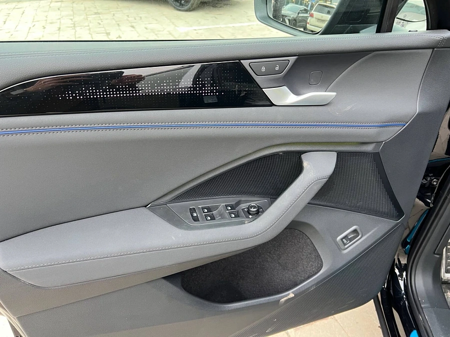 Volkswagen Tiguan, 2025г., полный привод, робот