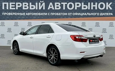 Toyota Camry, 2013г., передний привод, автомат