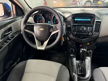 Chevrolet Cruze, 2009г., передний привод, автомат