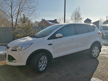 Ford Kuga, 2014г., передний привод, автомат