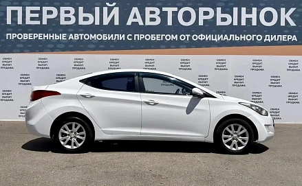 Hyundai Elantra, 2011г., передний привод, автомат