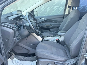 Ford Kuga, 2015г., передний привод, автомат