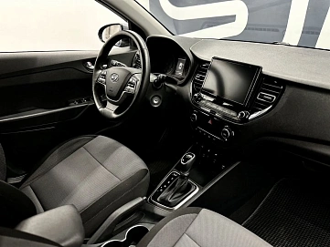 Hyundai Solaris, 2021г., передний привод, автомат