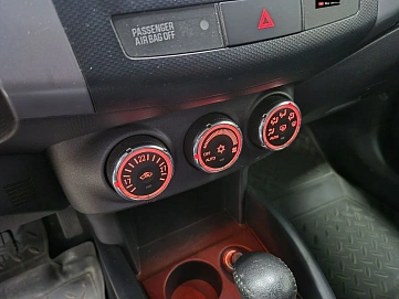 Mitsubishi Outlander, 2010г., передний привод, вариатор