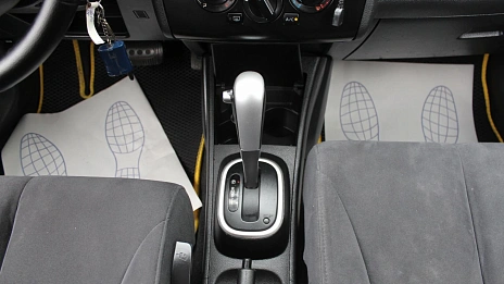Nissan Tiida, 2008г., передний привод, механика