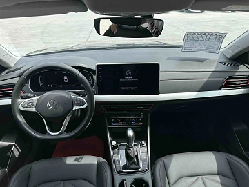 Volkswagen Lavida, 2023г., передний привод, робот