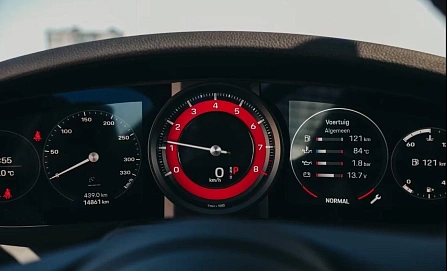 Porsche 911, 2023г., задний привод, робот