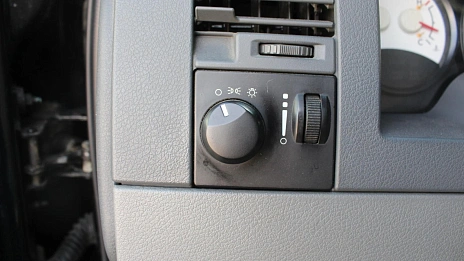 Dodge Durango, 2005г., передний привод, механика