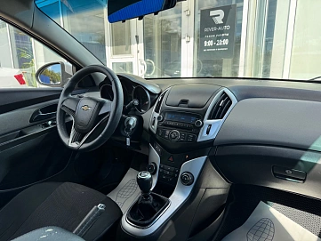 Chevrolet Cruze, 2014г., передний привод, механика