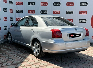 Toyota Avensis, 2005г., передний привод, автомат