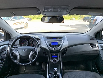 Hyundai Elantra, 2012г., передний привод, механика