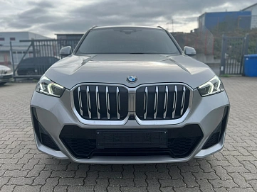 BMW X1, 2023г, передний привод, робот