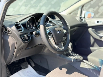 Ford Fiesta, 2015г., передний привод, робот
