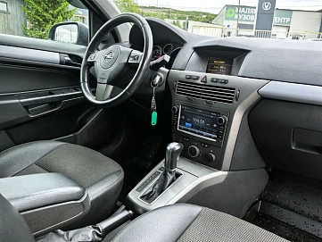 Opel Astra, 2006г., передний привод, автомат