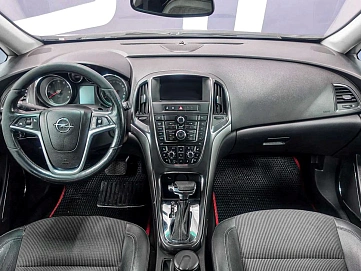 Opel Astra, 2010г., передний привод, автомат