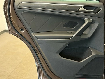 Volkswagen Tiguan, 2017г., полный привод, робот