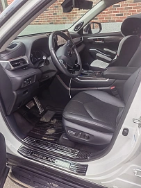 Toyota Highlander, 2022г., полный привод, автомат
