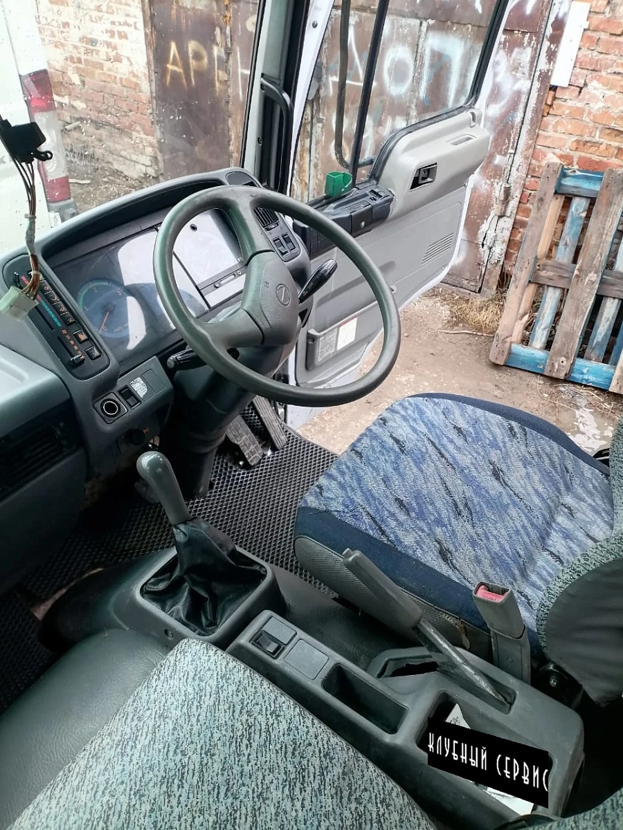 Hino Series 300, 1990г.