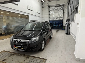 Opel Zafira, 2011г, передний привод, робот