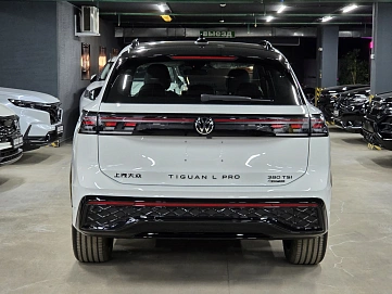 Volkswagen Tiguan, 2026г., полный привод, робот