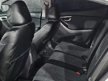 Hyundai Elantra, 2015г., передний привод, автомат