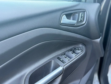 Ford Kuga, 2015г., передний привод, автомат