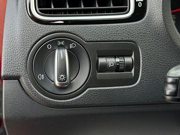Volkswagen Polo, 2019г., передний привод, автомат