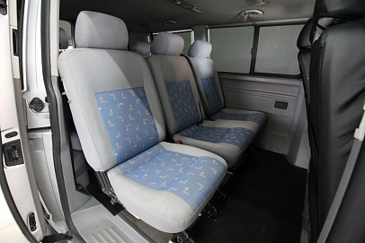 Volkswagen Caravelle, 2006г., передний привод, механика