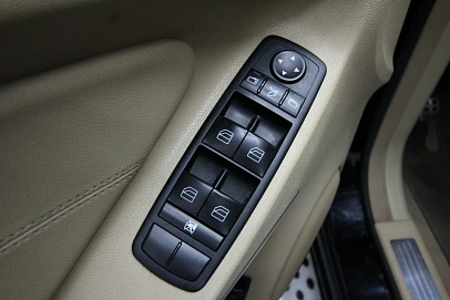 Mercedes-Benz M-Класс, 2010г., полный привод, автомат