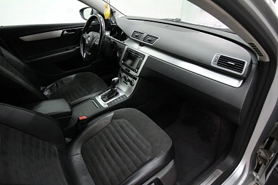 Volkswagen Passat, 2013г., передний привод, робот