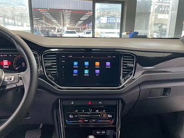 Volkswagen T-Roc, 2022г., полный привод, робот