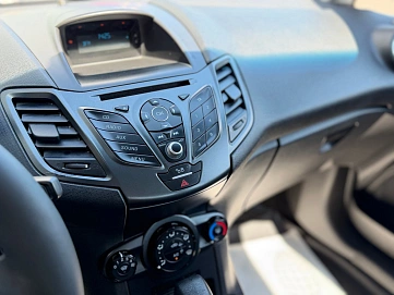 Ford Fiesta, 2015г., передний привод, робот