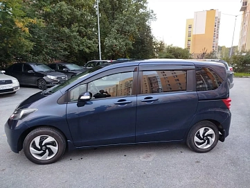 Honda Freed, 2011г., передний привод, вариатор
