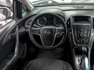 Opel Astra, 2010г., передний привод, автомат