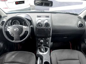 Nissan Qashqai, 2008г., передний привод, механика