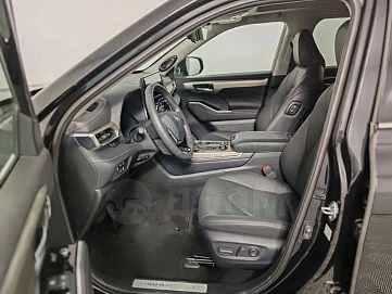 Toyota Highlander, 2025г., полный привод, автомат