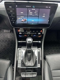 Skoda Superb, 2022г., передний привод, робот
