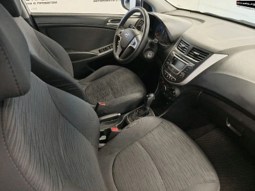 Hyundai Solaris, 2015г., передний привод, автомат