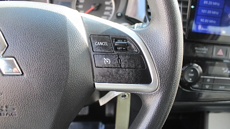 Mitsubishi Outlander, 2016г., передний привод, механика