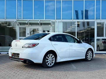 Mazda 6, 2010г., передний привод, автомат