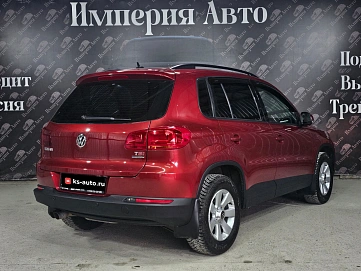 Volkswagen Tiguan, 2012г., передний привод, робот