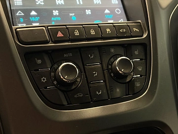 Opel Astra, 2012г., передний привод, механика